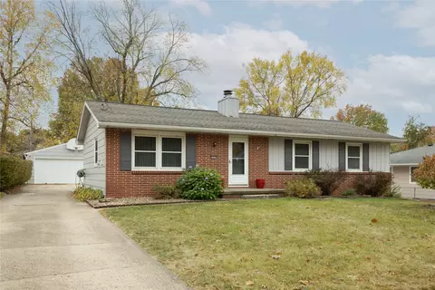 8400 Airline Ave, Urbandale, IA 50322