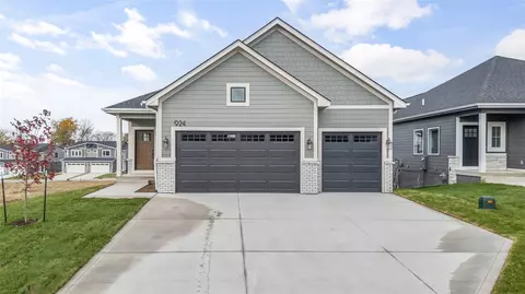 924 Roosevelt St, Polk City, IA 50226