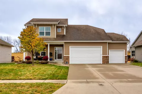 1480 Marina Cove Dr, Polk City, IA 50226
