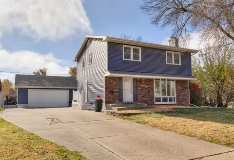 102 11th St SE, Altoona, IA 50009