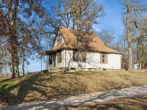 5662 E 5th St S, Newton, IA 50208