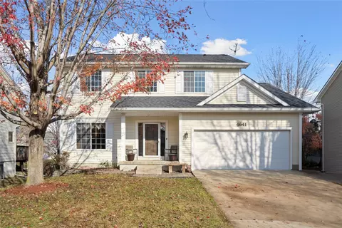 4641 Meadow Valley Dr, West Des Moines, IA 50265