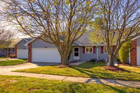 205 S 52nd St, West Des Moines, IA 50265
