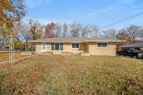 2917 Aurora Ave, Des Moines, IA 50310