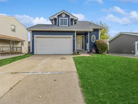 3925 SE 22nd St, Des Moines, IA 50320