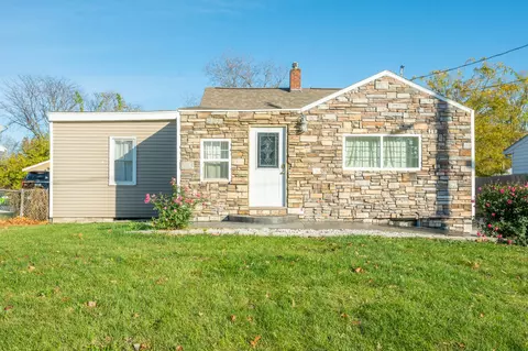 4601 SW 3rd St, Des Moines, IA 50315