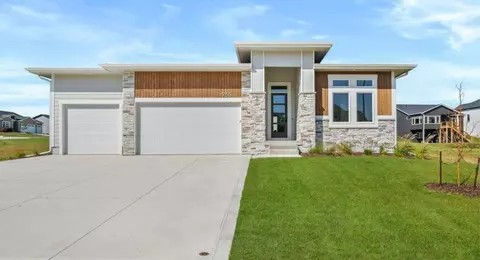 965 Harrington Way, Waukee, IA 50263