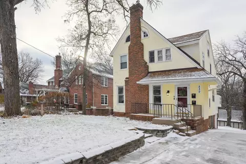 530 43rd St, Des Moines, IA 50312