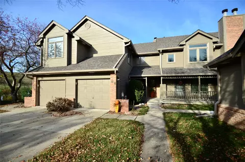 1070 50th St #12B, West Des Moines, IA 50266