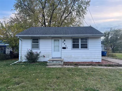 2911 Dubuque Ave, Des Moines, IA 50317