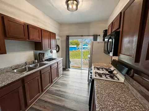 907 Prairie St, Guthrie Center, IA 50115