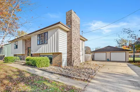 420 N Clark St, Pleasantville, IA 50225
