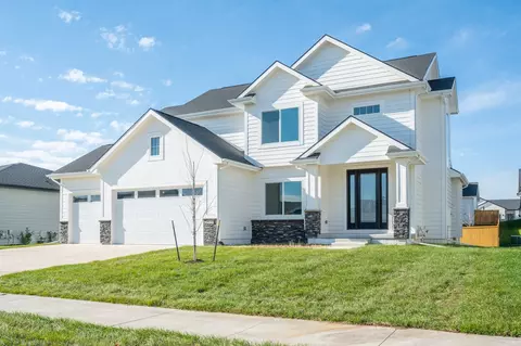 2610 Abbott Dr, Waukee, IA 50263