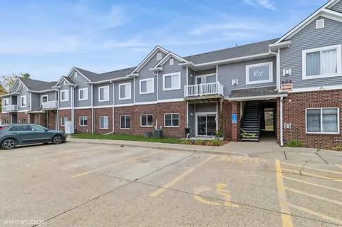 905 7th Ave SE #11, Altoona, IA 50009