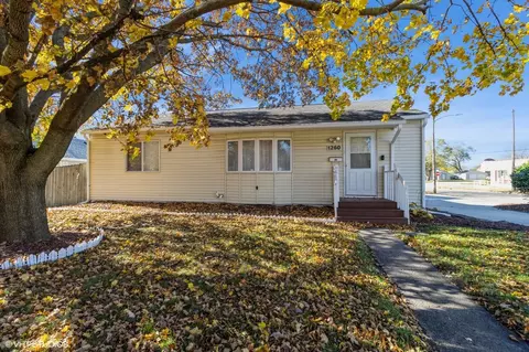 1260 E 23rd St, Des Moines, IA 50317