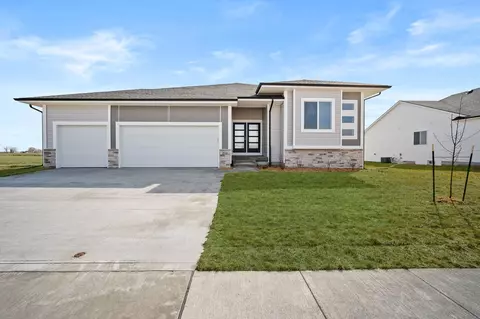 218 Cedar St, Gilbert, IA 50105