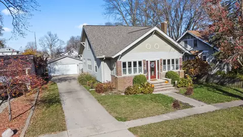 119 E Buchanan St, Winterset, IA 50273