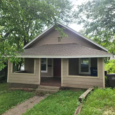 706 27th St, Des Moines, IA 50312