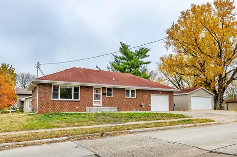 5115 Madison Ave, Des Moines, IA 50310
