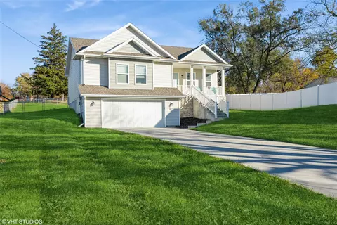 3335 E 24th St, Des Moines, IA 50317