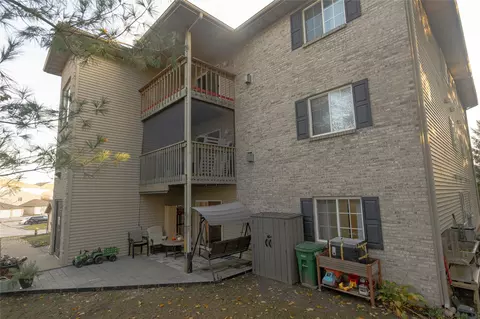 10161 Sutton Dr #3, Urbandale, IA 50322