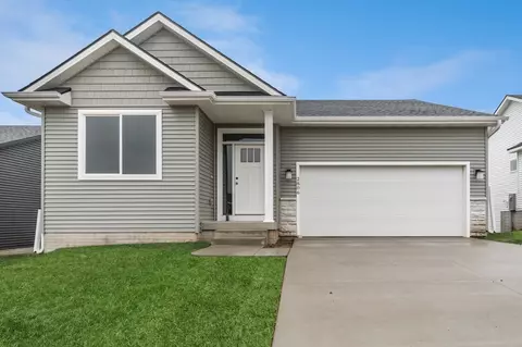 2806 22nd St SW, Altoona, IA 50009