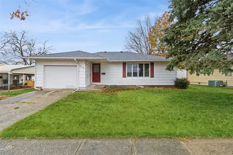 105 Main St, Guthrie Center, IA 50115