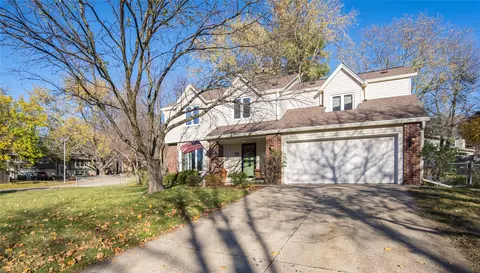 713 45th St, West Des Moines, IA 50265