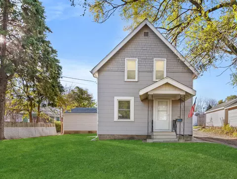 110 Seneca Ave, Des Moines, IA 50313