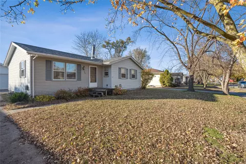 136 Snyder St SE, Bondurant, IA 50035