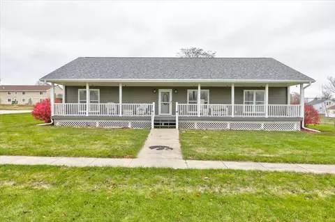 202 E 4th St, Woodward, IA 50276