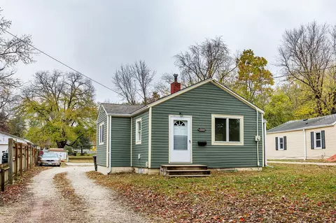 3004 E Washington Ave, Des Moines, IA 50317
