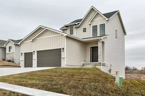 165 E Bridge Rd, Polk City, IA 50226