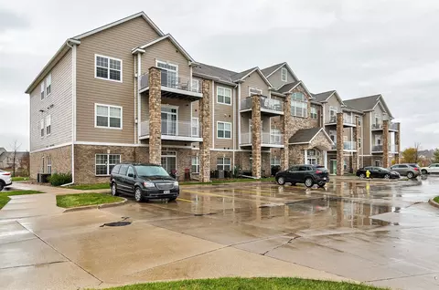 8350 Ep True Pkwy #1308, West Des Moines, IA 50266