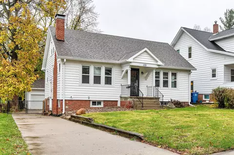 1121 46th St, Des Moines, IA 50311