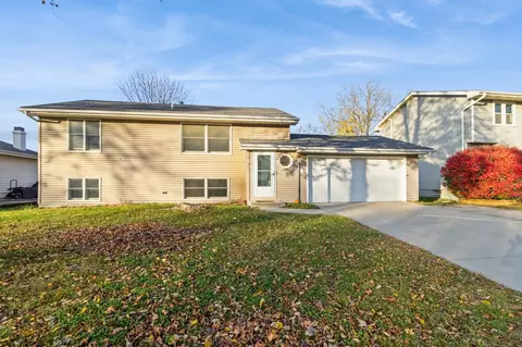 235 Corene Ave, Waukee, IA 50263