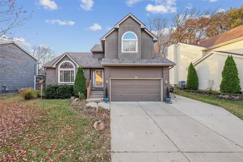 4808 64th St, Urbandale, IA 50322