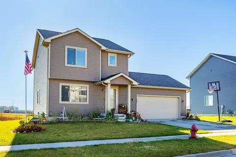 605 37th St SW, Bondurant, IA 50035