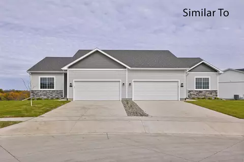 16735 Walnut Meadows Cir, Urbandale, IA 50323