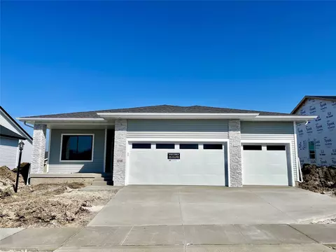 1048 NE 64th Ave, Des Moines, IA 50313