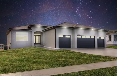 17316 N Valley Dr, Urbandale, IA 50323