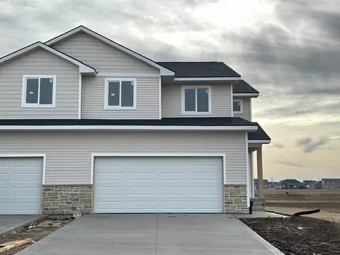 5100 Ella Ivy Ct, Van Meter, IA 50261
