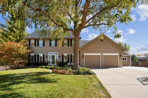 801 57th Pl, West Des Moines, IA 50266