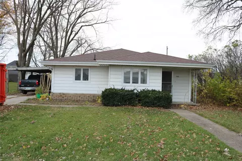 125 NW Locust Ave, Earlham, IA 50072