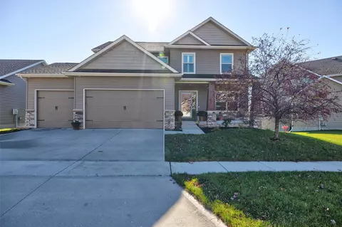 230 Broderick Dr, Waukee, IA 50263