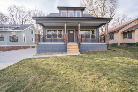 1524 43rd St, Des Moines, IA 50311