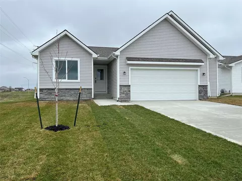 2839 22nd St SW, Altoona, IA 50009