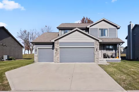 708 Timberview Dr, Adel, IA 50003 photo 1