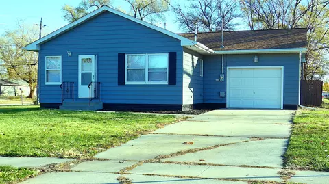 805 SE 11th St, Des Moines, IA 50309