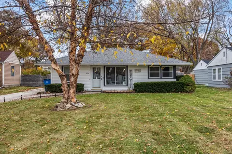 1216 N C St, Indianola, IA 50125